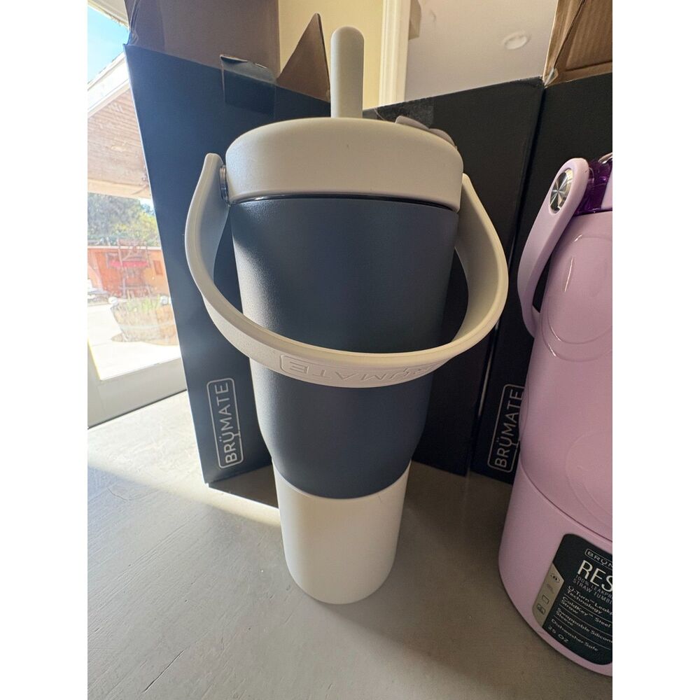 Brumate - 25oz Resa in nightfall blue and dune combo NEW